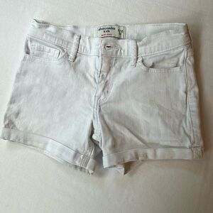 Abercrombie NWT Midrise White Shortie Short 7/8